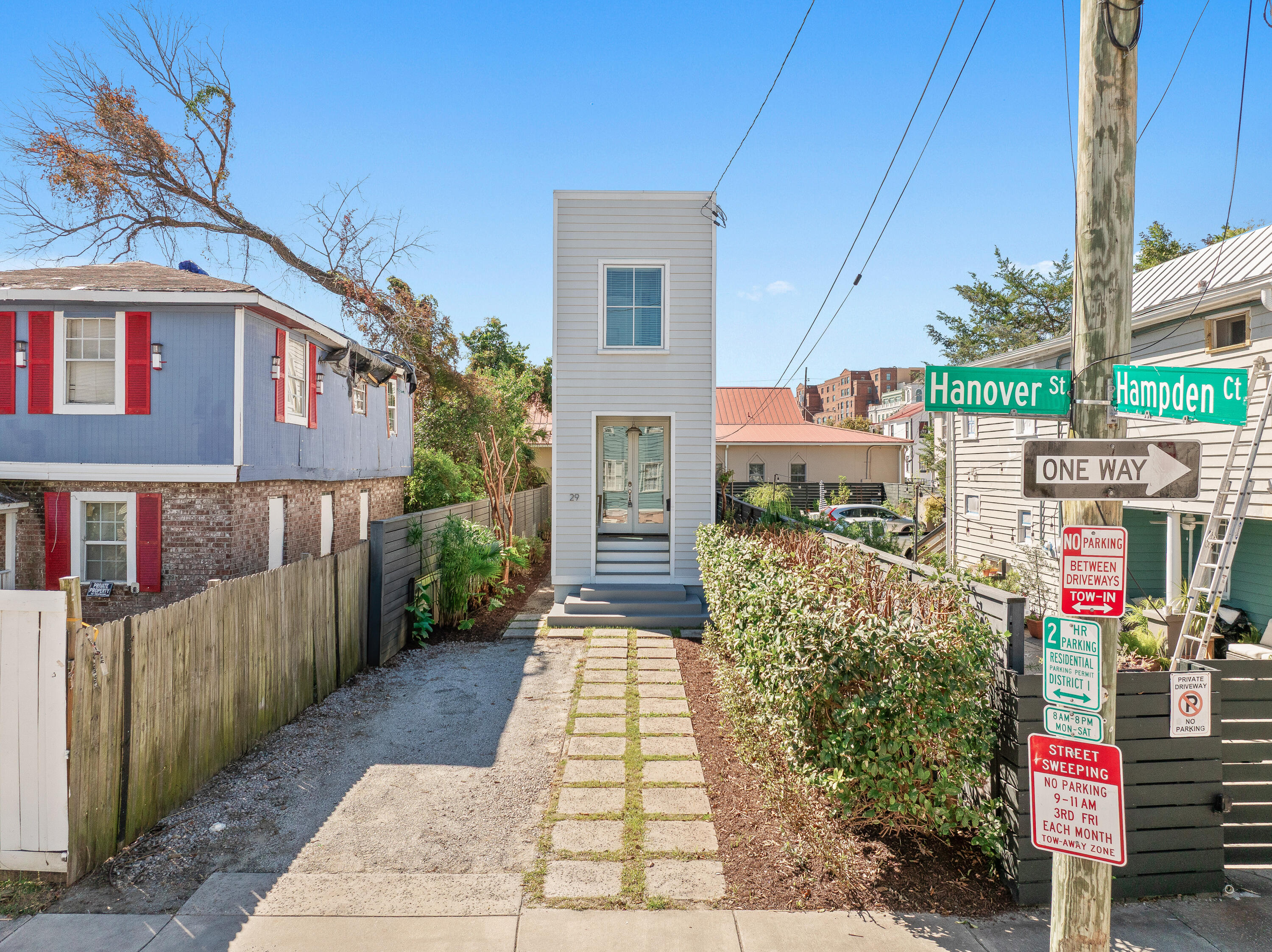 29 Hanover Street Charleston, SC 29403 - Photo 4 of 36 .
