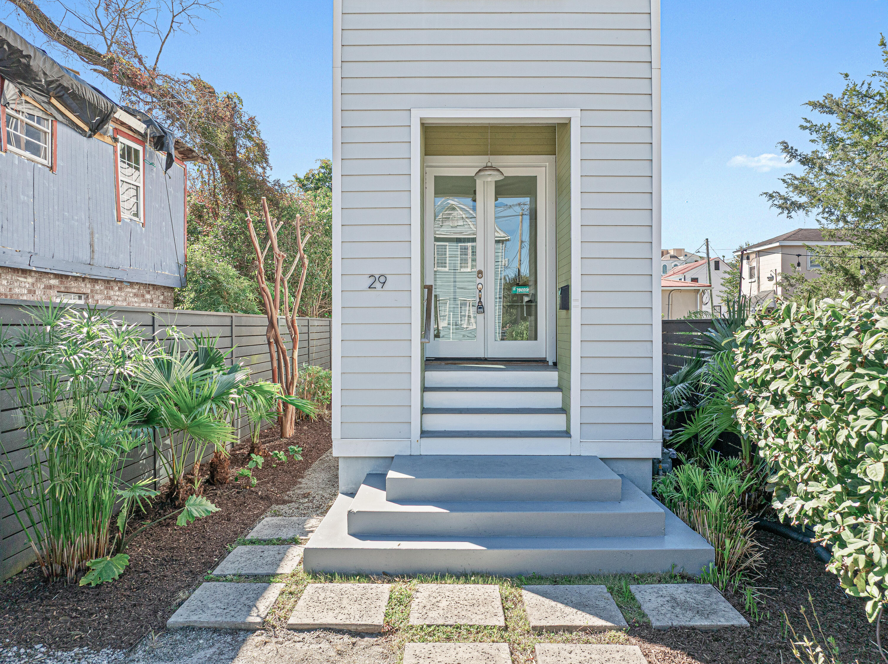 29 Hanover Street Charleston, SC 29403 - Photo 6 of 36 .