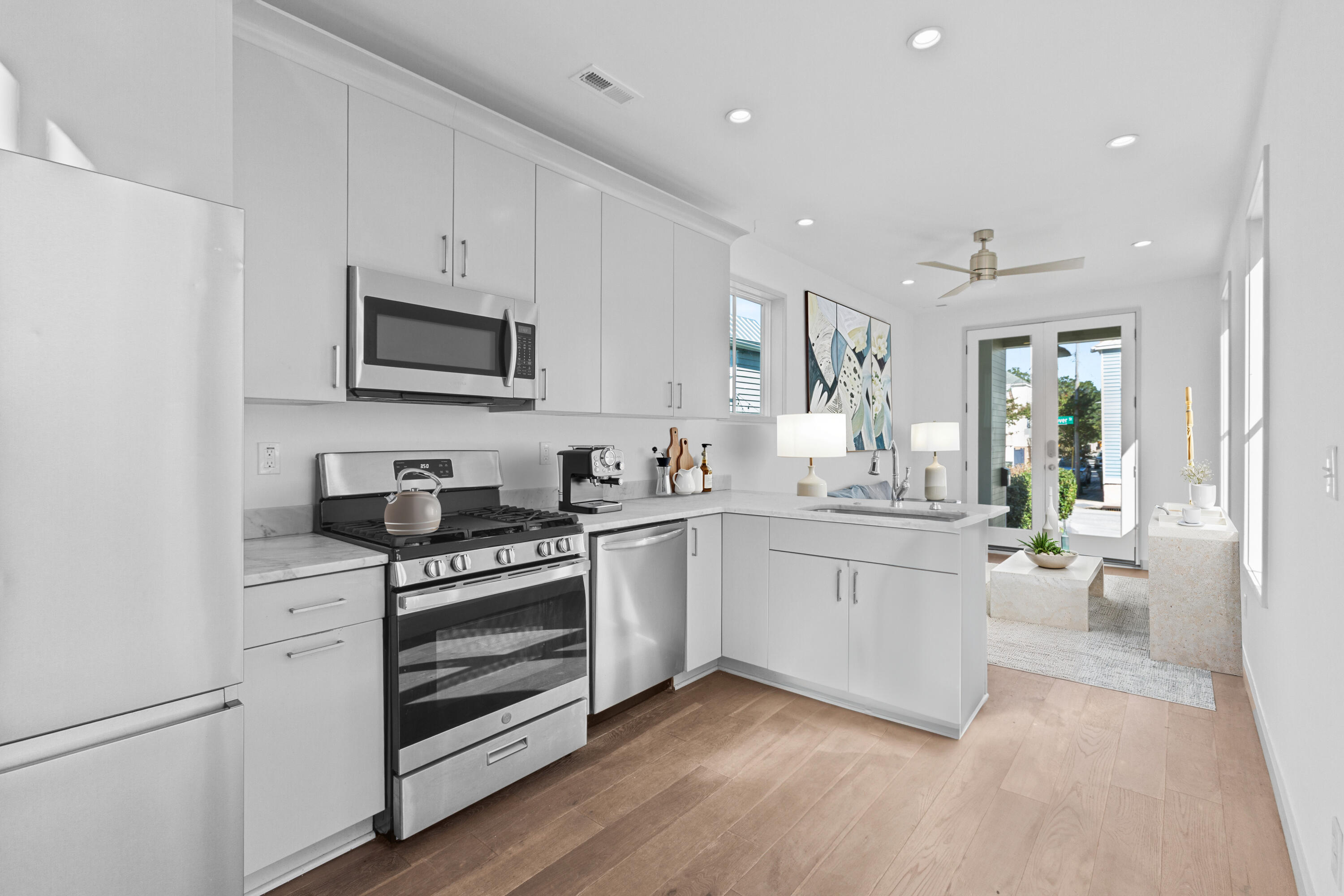 29 Hanover Street Charleston, SC 29403 - Photo 8 of 36 .