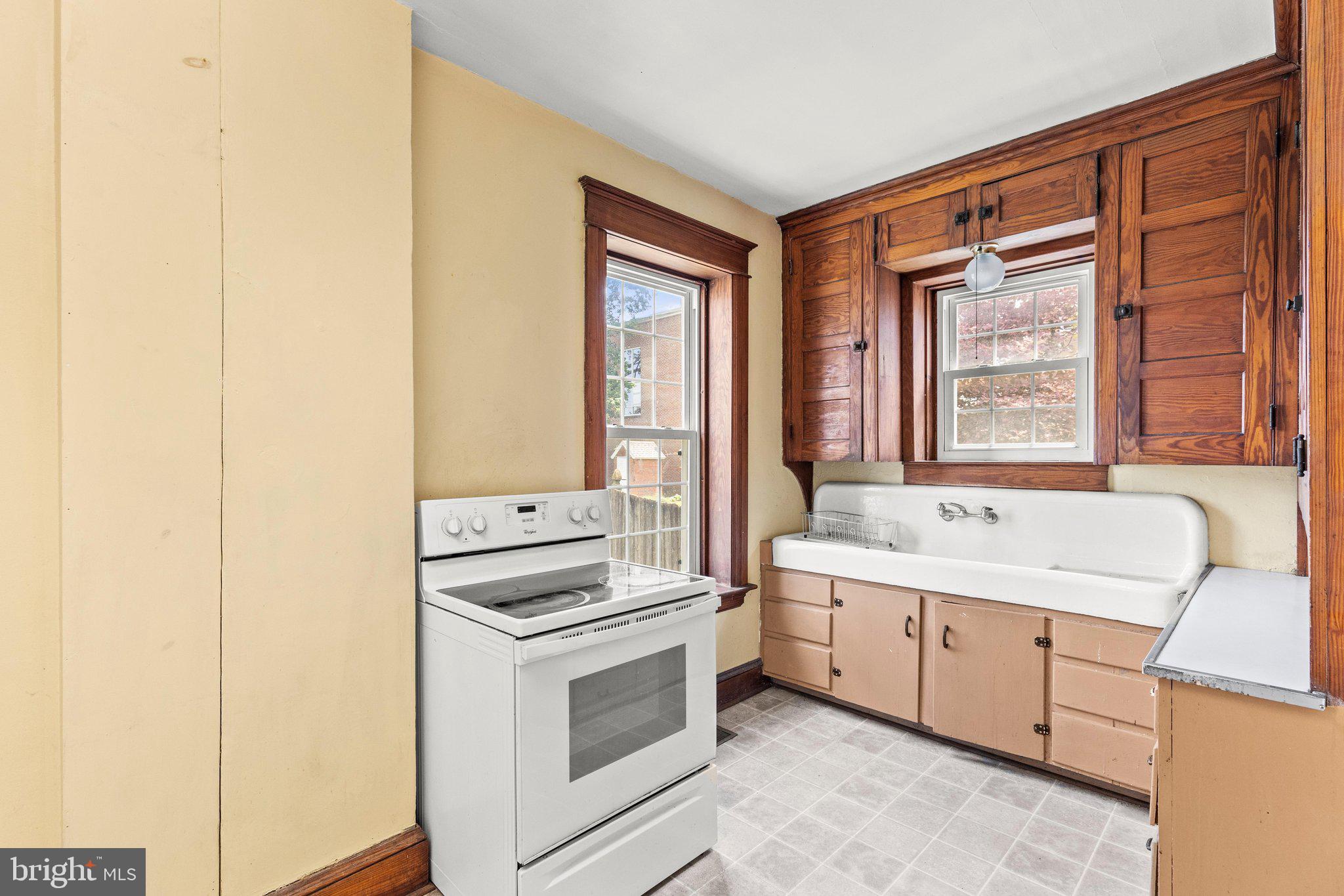 228 Baltimore Street Hanover, PA 17331 - Photo 17 of 57