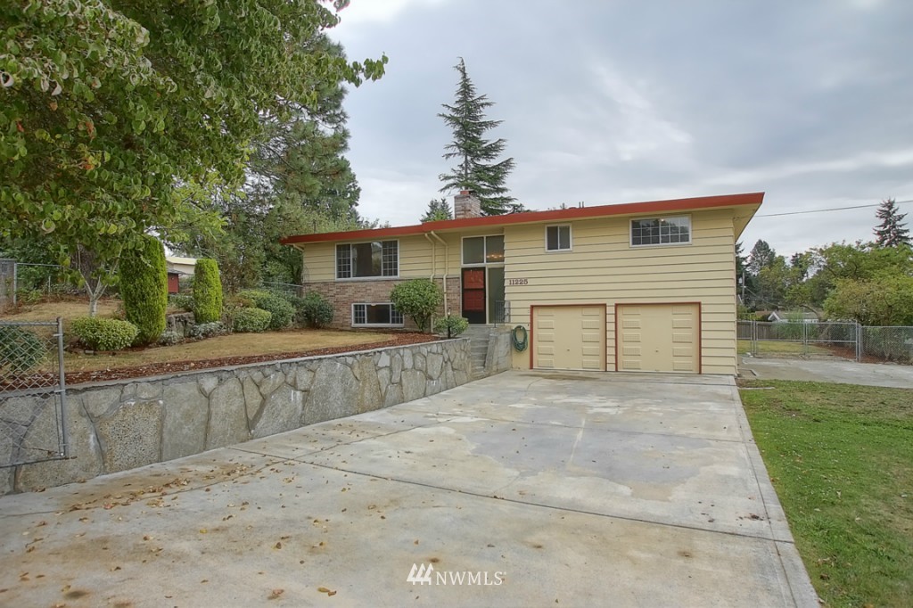 11225 Southeast 181st Street Renton, WA 98055 - Photo 1 of 25