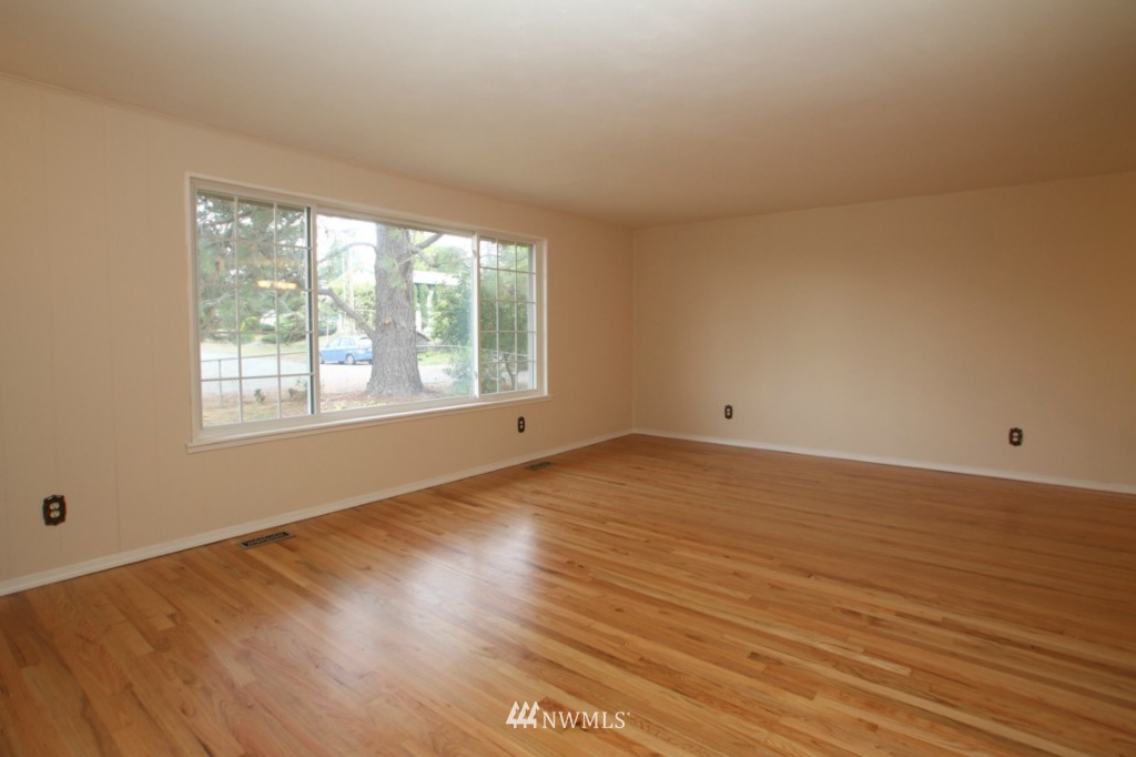 11225 Southeast 181st Street Renton, WA 98055 - Photo 14 of 25