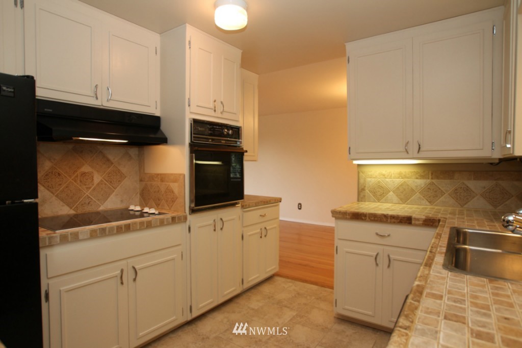 11225 Southeast 181st Street Renton, WA 98055 - Photo 3 of 25