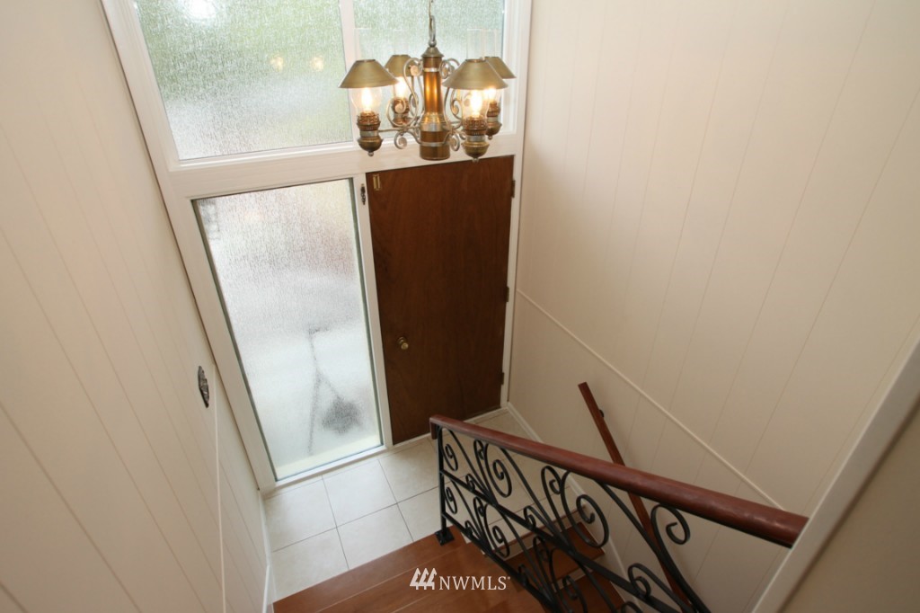 11225 Southeast 181st Street Renton, WA 98055 - Photo 5 of 25