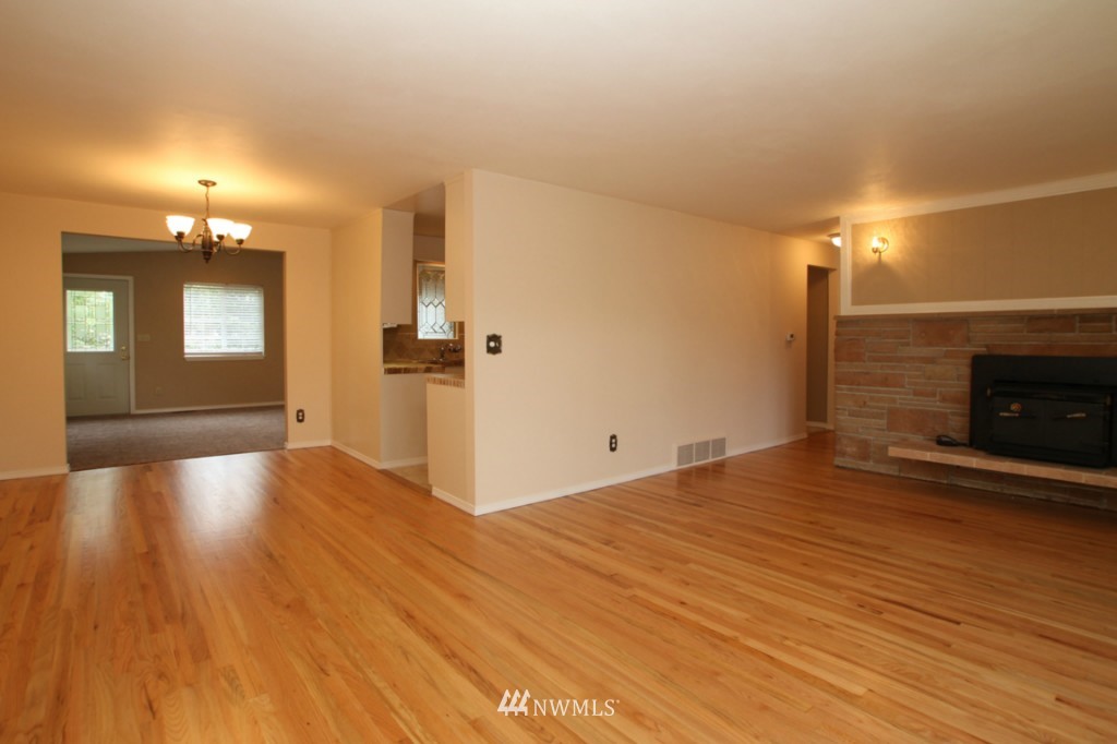 11225 Southeast 181st Street Renton, WA 98055 - Photo 6 of 25