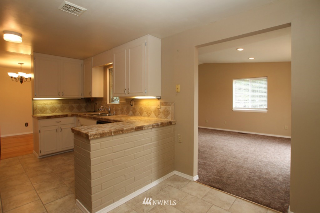 11225 Southeast 181st Street Renton, WA 98055 - Photo 8 of 25