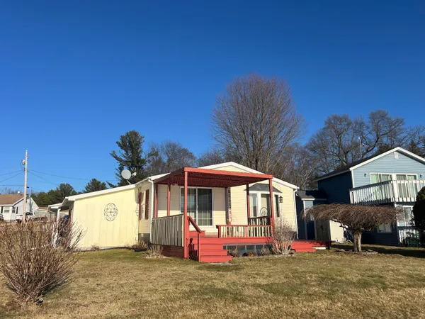 $305,000 | 12515 Rosemary Avenue, Grant, MI 49327