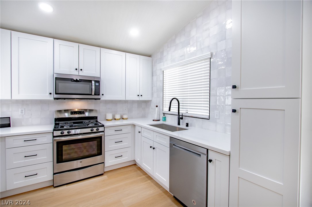 2181 Chapman Ranch Drive Henderson, NV 89012 - Photo 8 of 31 Gallery Image 8