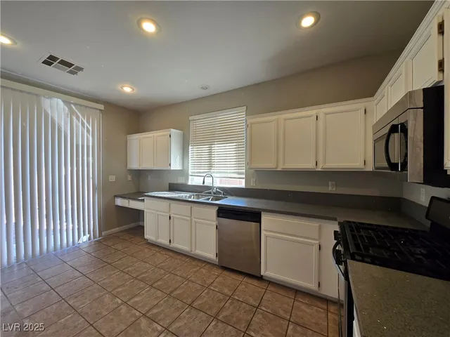 $2,120 | 10966 Sutter Hills Avenue, Las Vegas, NV 89144