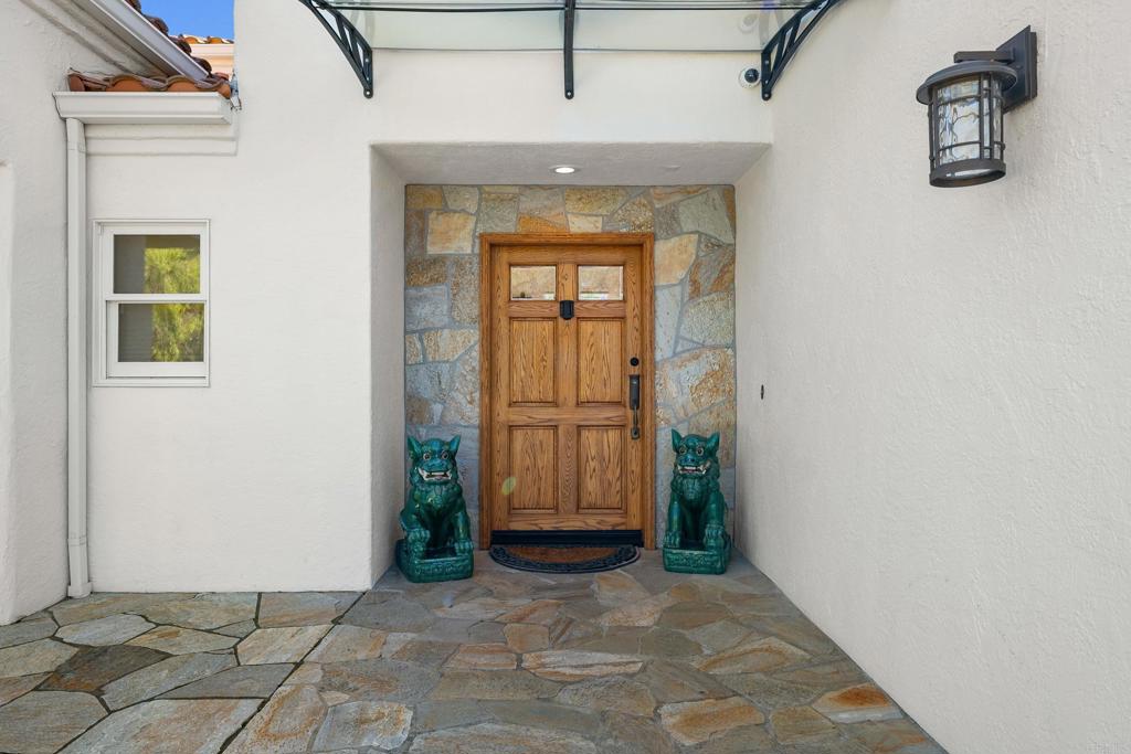 3427 Bumann Road Encinitas, CA 92024 - Photo 6 of 37 a view of an entryway with a livingroom
