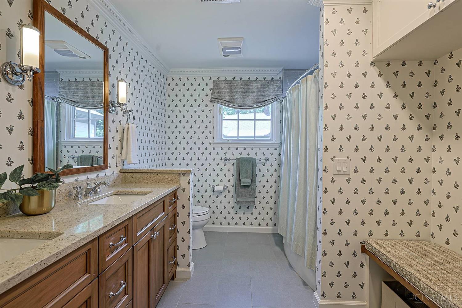8205 Kroger Farm Road Cincinnati, OH 45243 - Photo 31 of 76 Upstairs Hallway Full Bathroom