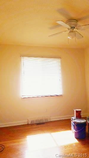4528 Hidden Valley Road Charlotte, NC 28213 - Photo 6 of 11 Gallery Image 6