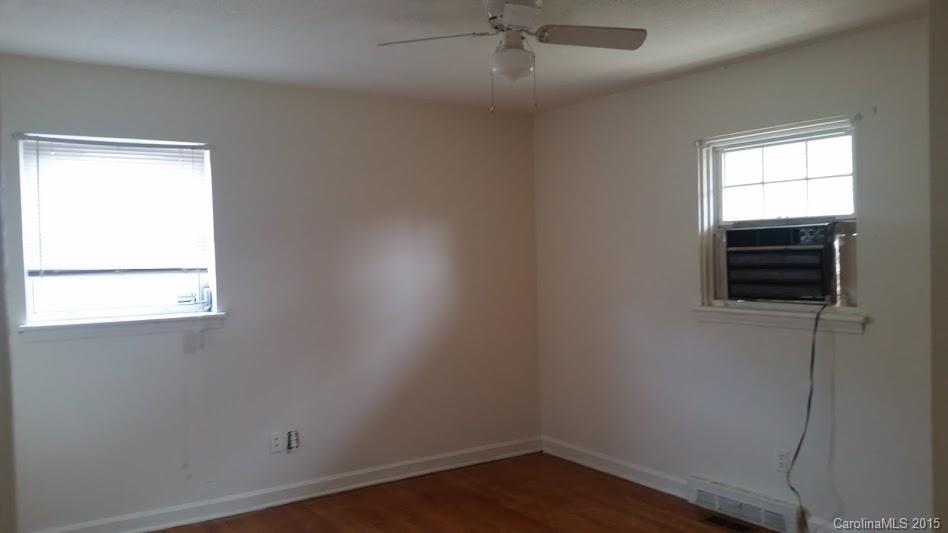 4528 Hidden Valley Road Charlotte, NC 28213 - Photo 7 of 11 Gallery Image 7