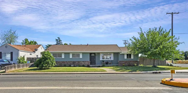 $425,000 | 402 F Street, Galt, CA 95632