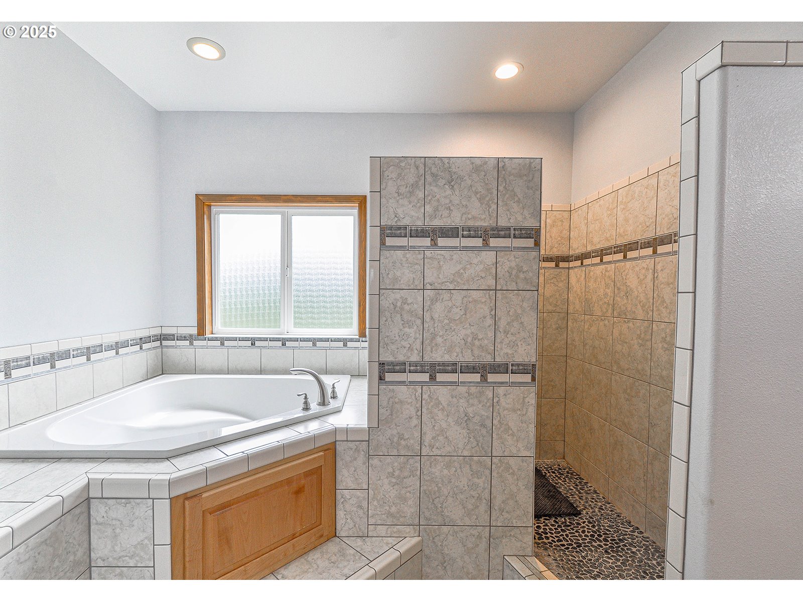18229 Haven Acres Road Clatskanie, OR 97016 - Photo 28 of 45 a bathroom with a sink and a bathtub