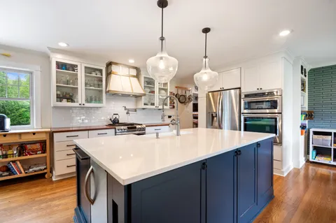 $575,000 | 17W214 Hillside Lane, Willowbrook, IL 60527
