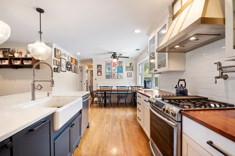 $575,000 | 17W214 Hillside Lane, Willowbrook, IL 60527
