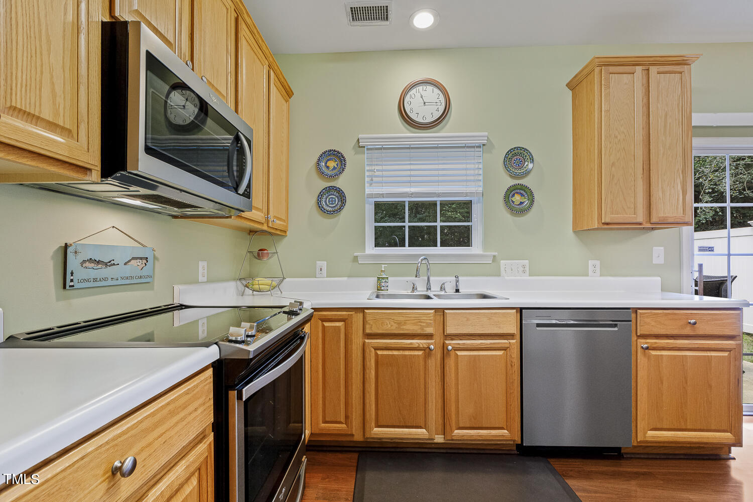 1001 Lake Moraine Place Raleigh, NC 27607 - Photo 10 of 37 Kitchen