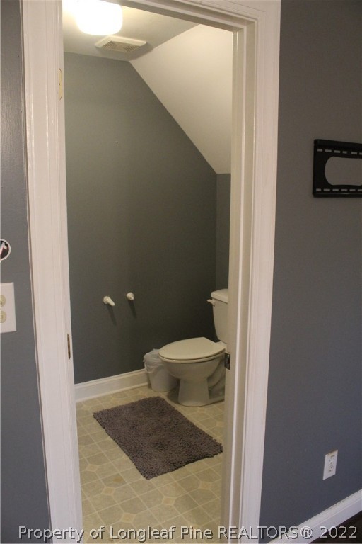 678 Tilghman Road Coats, NC 27521 - Photo 33 of 47 a bathroom with a toilet