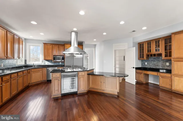 $1,650,000 | 25729 Summerbank Court, Chantilly, VA 20152