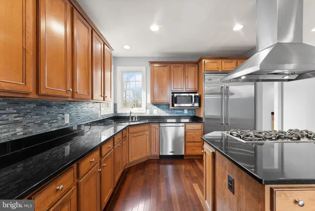 $1,650,000 | 25729 Summerbank Court, Chantilly, VA 20152