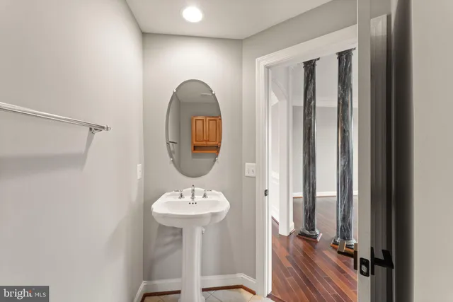 $1,650,000 | 25729 Summerbank Court, Chantilly, VA 20152