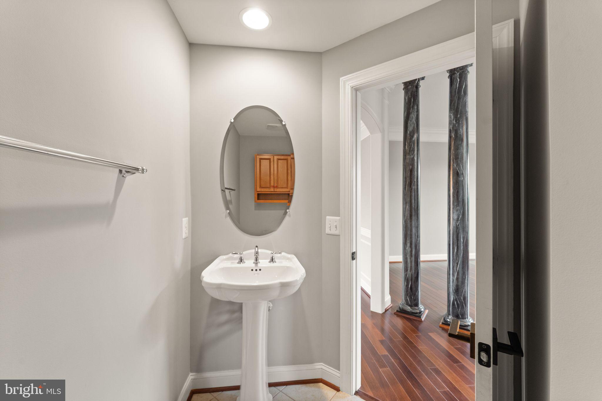 25729 Summerbank Court Chantilly, VA 20152 - Photo 20 of 60