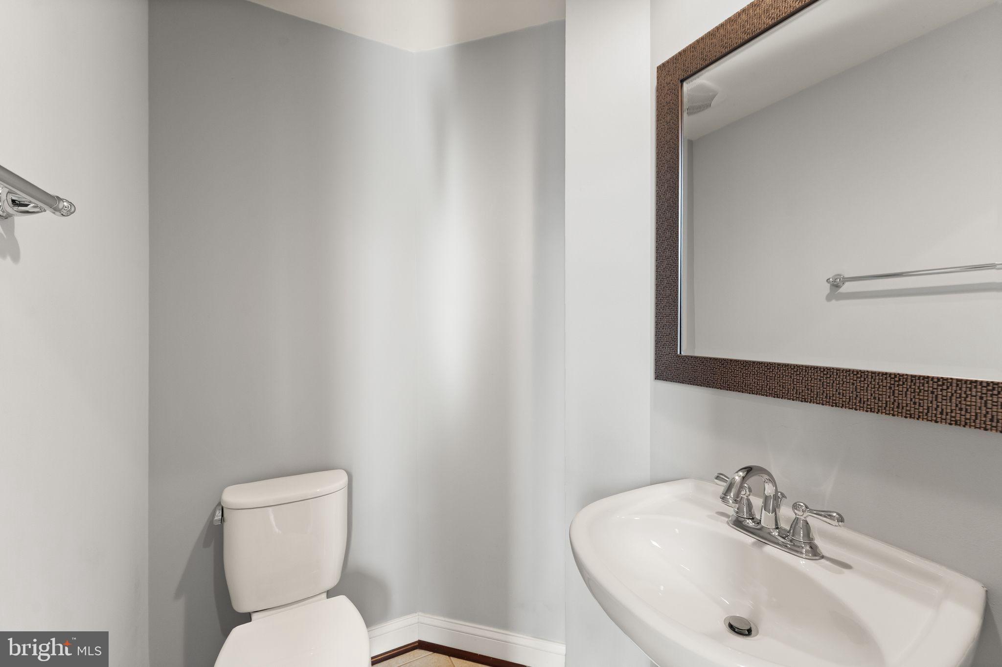 25729 Summerbank Court Chantilly, VA 20152 - Photo 21 of 60