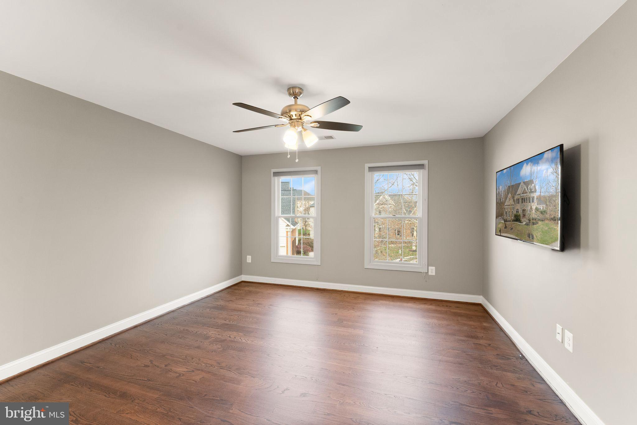 25729 Summerbank Court Chantilly, VA 20152 - Photo 29 of 60