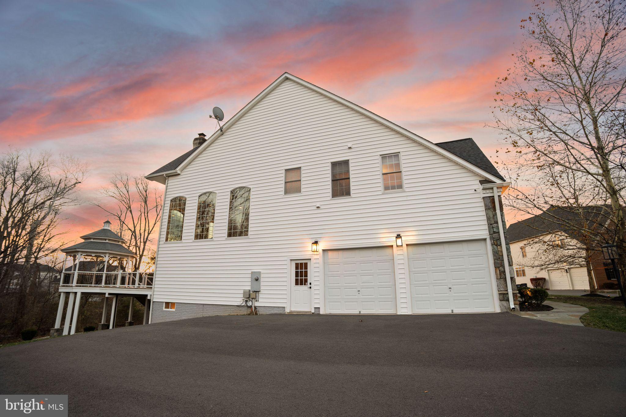 25729 Summerbank Court Chantilly, VA 20152 - Photo 3 of 60