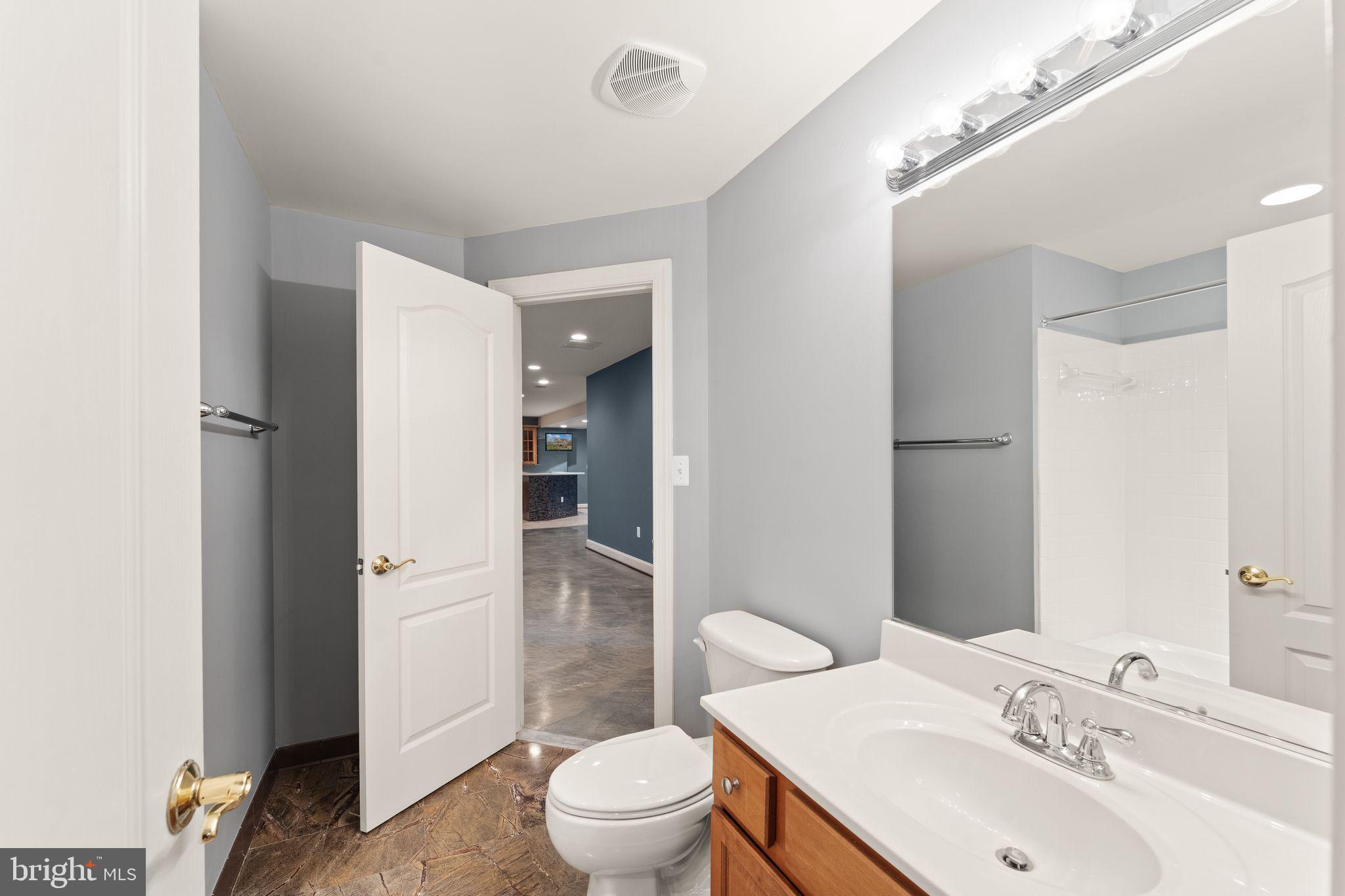 25729 Summerbank Court Chantilly, VA 20152 - Photo 50 of 60