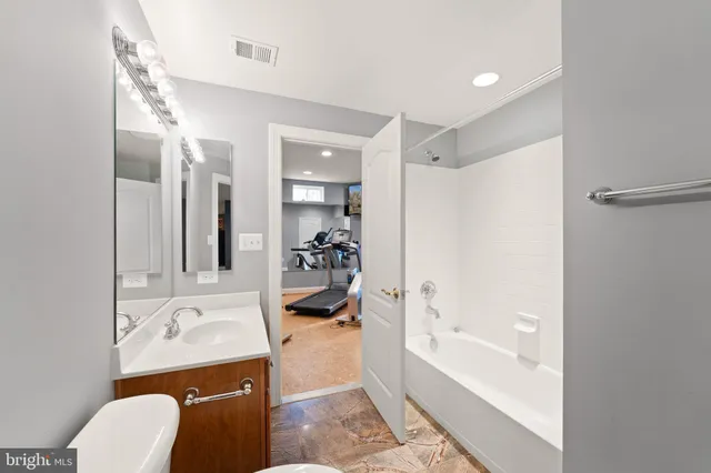 $1,650,000 | 25729 Summerbank Court, Chantilly, VA 20152