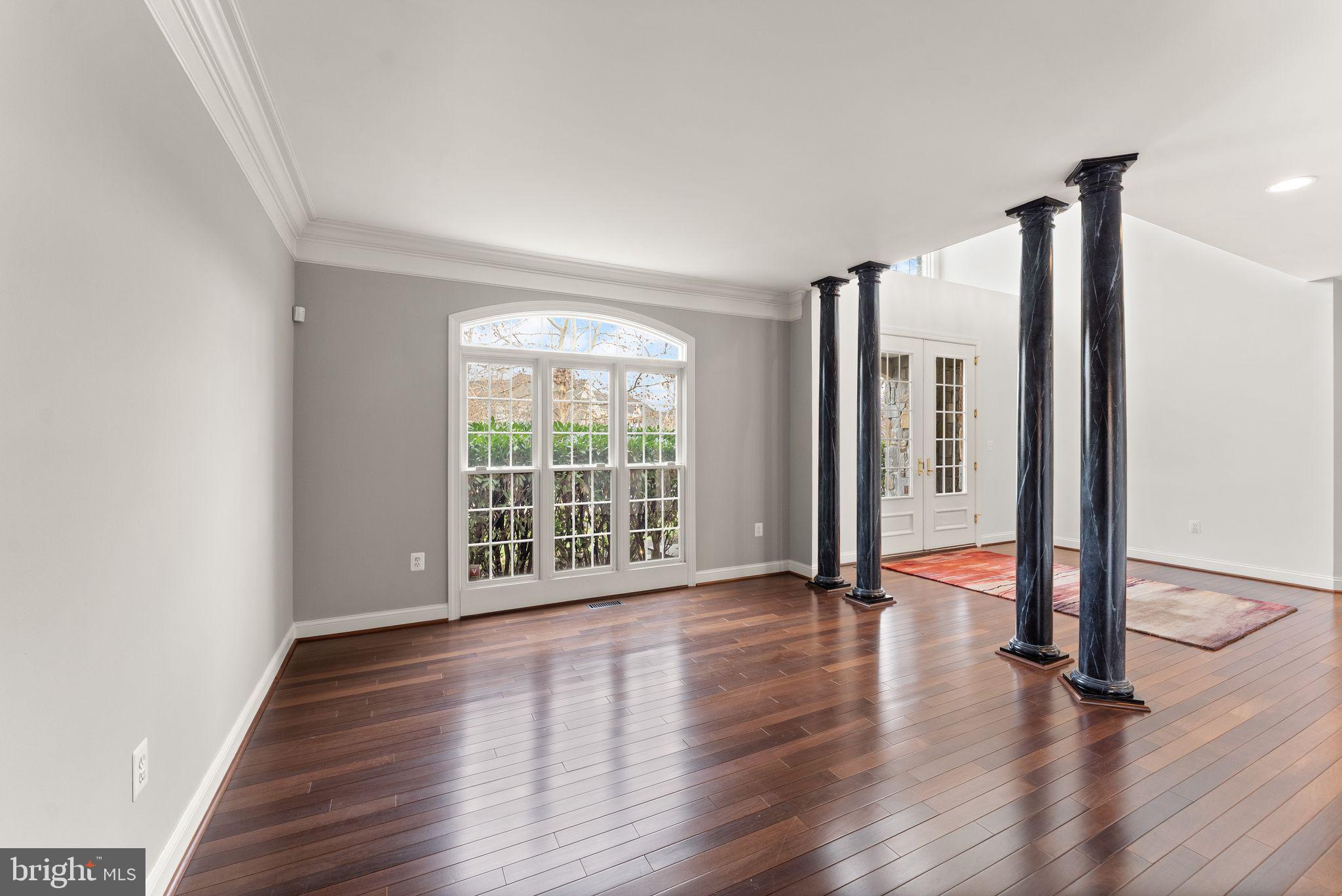 25729 Summerbank Court Chantilly, VA 20152 - Photo 6 of 60