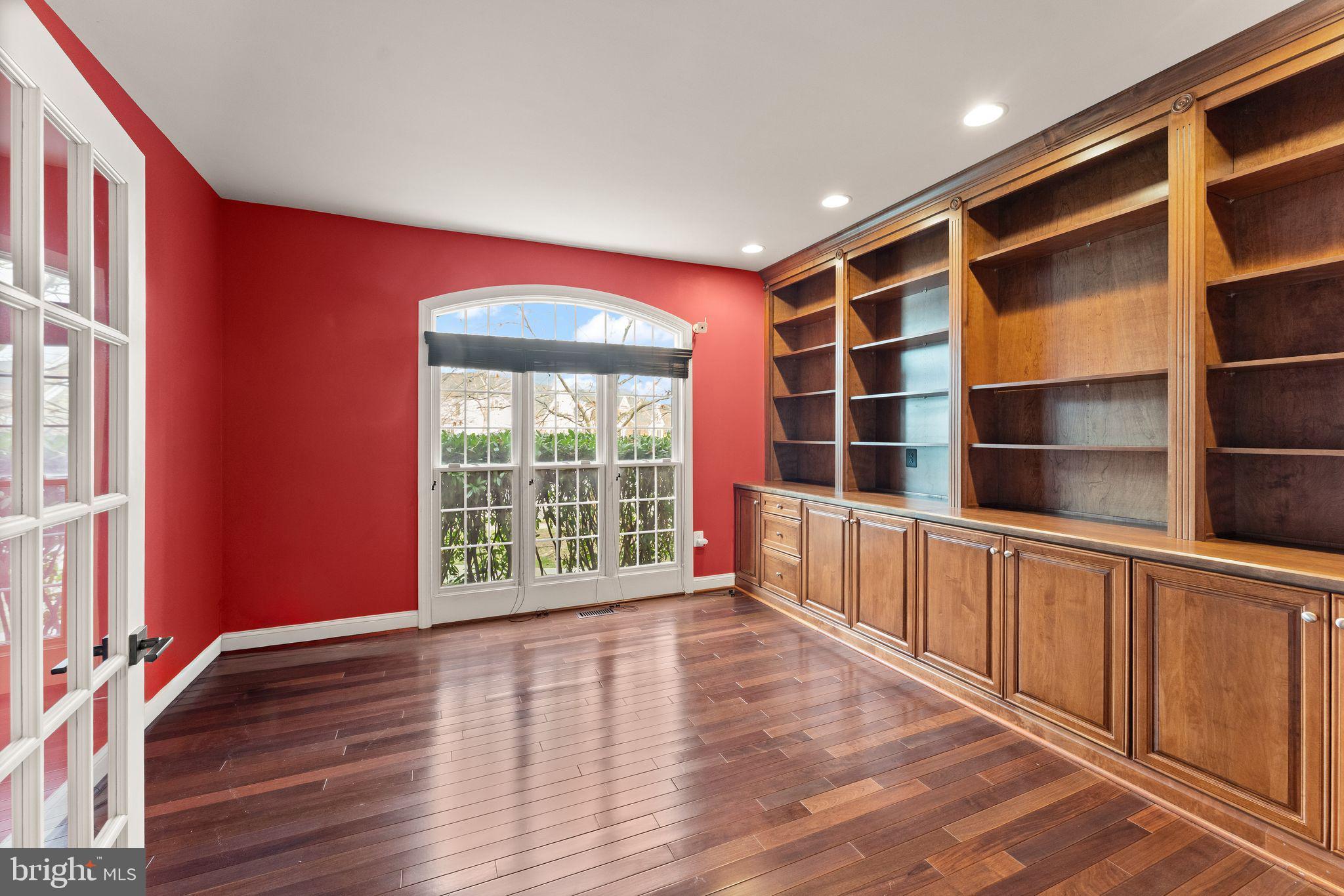 25729 Summerbank Court Chantilly, VA 20152 - Photo 8 of 60