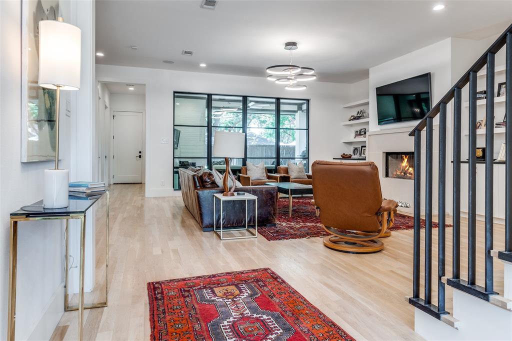 7229 Haverford Road Dallas, TX 75214 - Photo 5 of 31 Living Room
