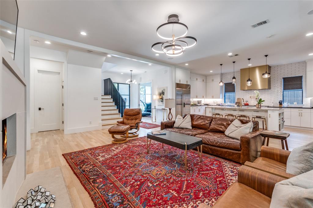 7229 Haverford Road Dallas, TX 75214 - Photo 7 of 31 Living Room & Kitchen