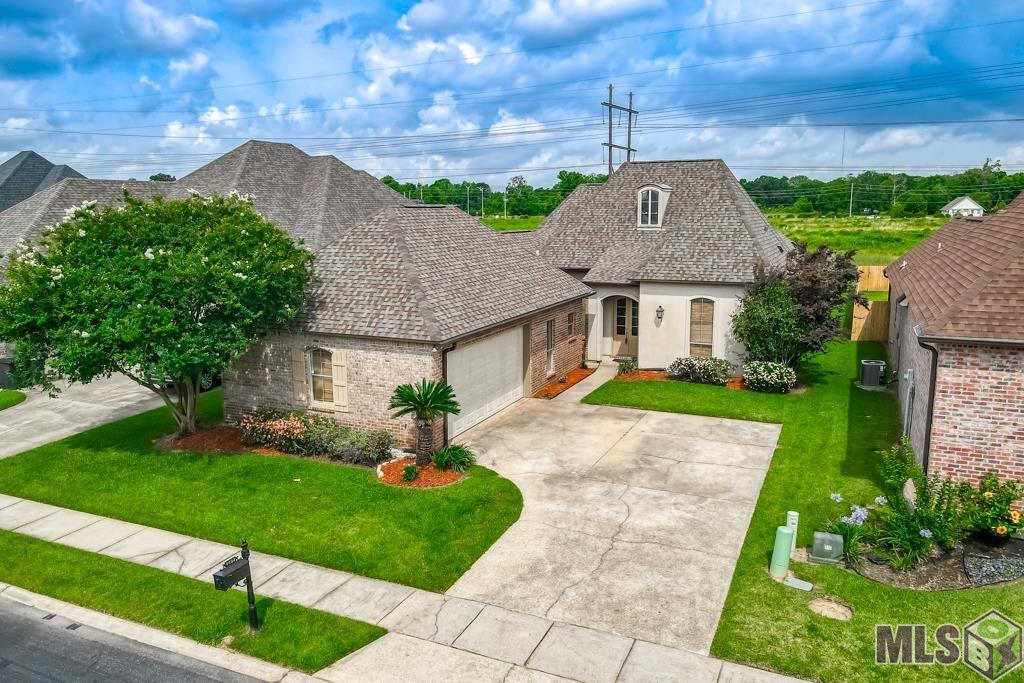8602 Foxfield Drive Baton Rouge, LA 70809 - Photo 1 of 55