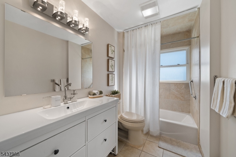 119 Rutgers Place Clifton, NJ 07013 - Photo 12 of 31