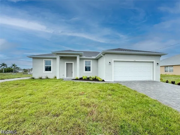 $2,100 | 512 Northwest 25th Avenue, Cape Coral, FL 33993