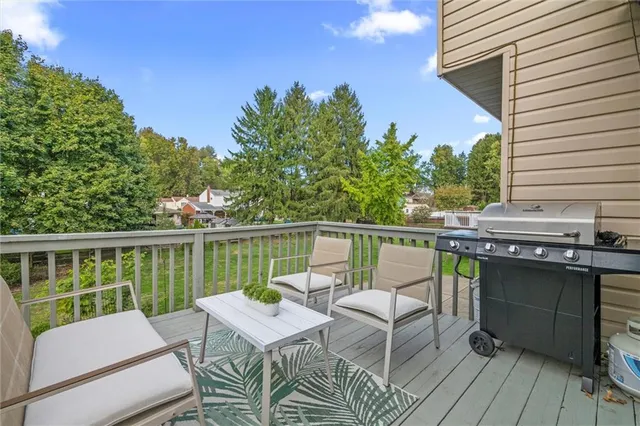 $285,000 | 217 Sycamore Ridge Drive, Springdale, PA 15144