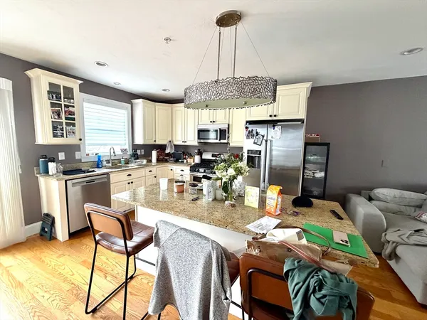 $3,800 | 9 Park Street, Unit 4, Boston, MA 02122