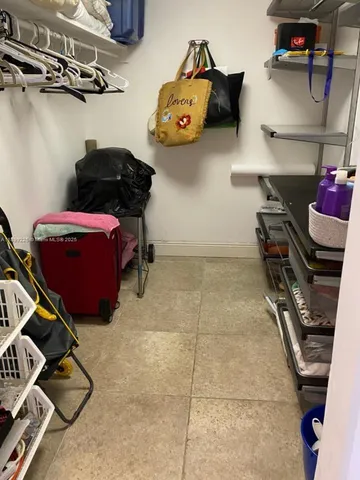 $2,600 | 5401 Collins Avenue, Unit 729, Miami Beach, FL 33140