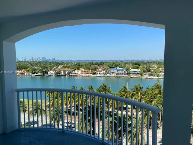 $2,600 | 5401 Collins Avenue, Unit 729, Miami Beach, FL 33140