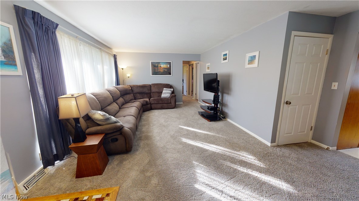 12446 Chillicothe Road Chesterland, OH 44026 - Photo 3 of 32 Gallery Image 3
