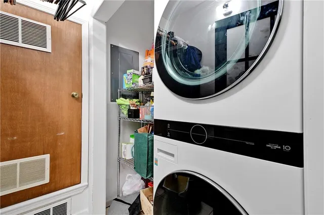 $329,000 | 306 West 7th Street, Unit 204, Kansas City, MO 64105