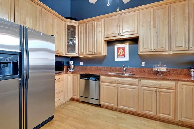 $329,000 | 306 West 7th Street, Unit 204, Kansas City, MO 64105