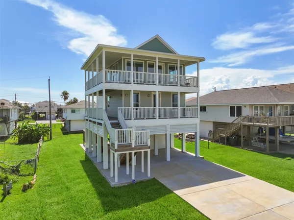 $3,500 | 4006 Fort Bend Drive, Galveston, TX 77554