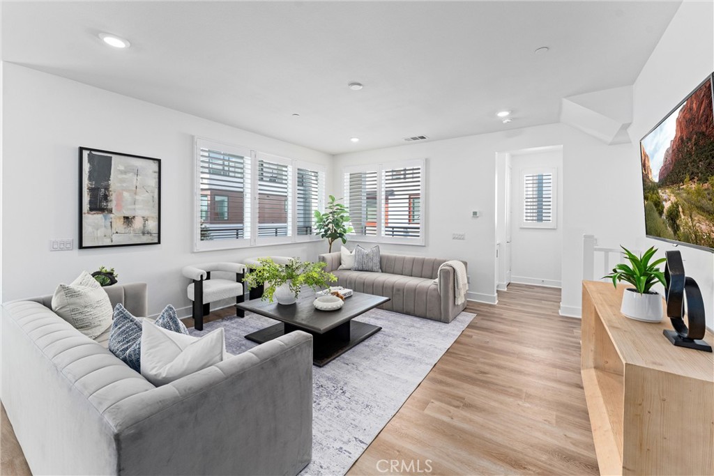 22 Transport Tustin, CA 92782 - Photo 16 of 55