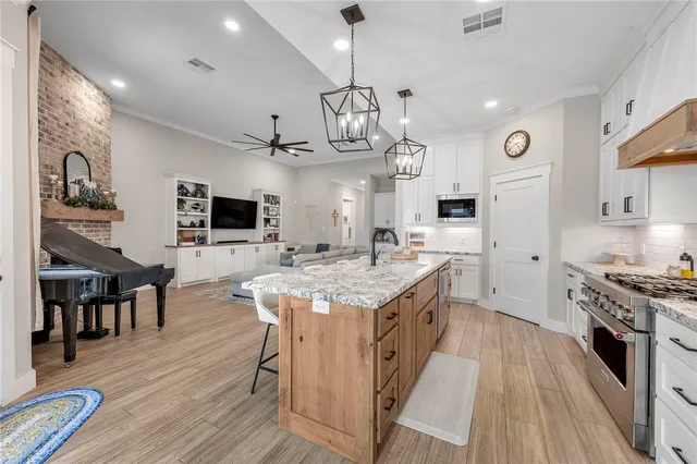 $460,000 | 3032 Teller Drive, Bryan, TX 77808