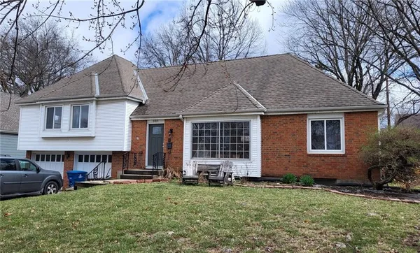 $320,000 | 6305 North Bales Avenue, Gladstone, MO 64119